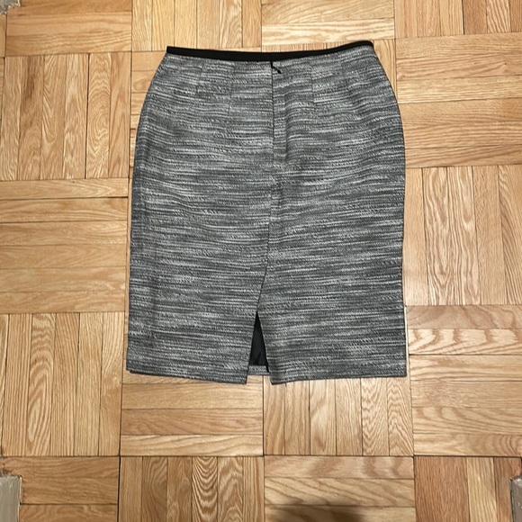 Calvin Klein winter pencil skirt - Picture 2 of 7